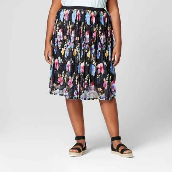 Ava & Viv Pleated Floral Skirt - Picture 2 of 4